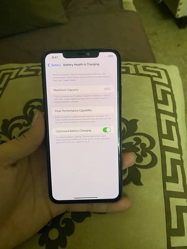 iPhone 11 pro max factory unlocked 4