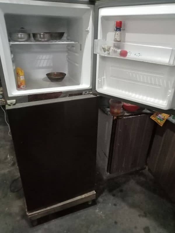 haier refrigerator HRF-306 TDC 2