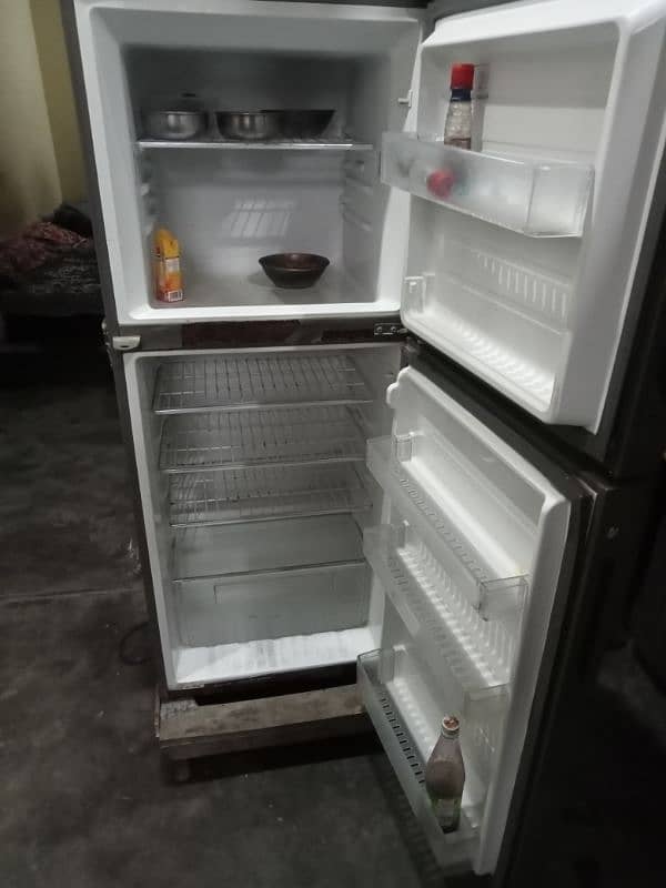 haier refrigerator HRF-306 TDC 3