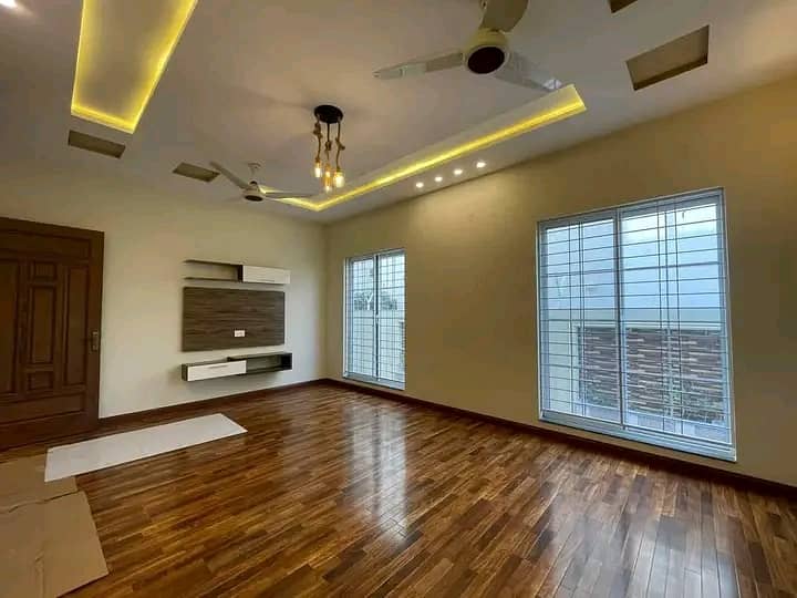 BEAUTIFUL UPPER PORTION FOR RENT AVAILABLE 11