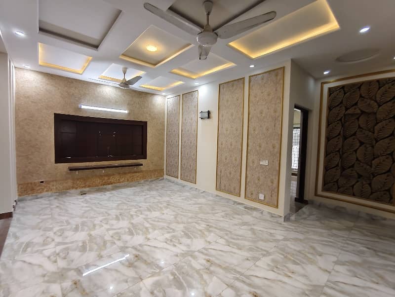 10 Marla Well Maintained Owner Build Full House Available For Rent Near Gulberg, Gazi Road And Ring Road And Allama Iqbal International Airport Lahore 1