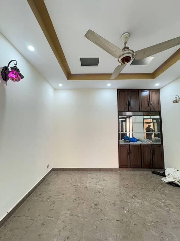 10 Marla Like Brand New Villa Available For Rent In Dha Phase 8 Ex Park View 5