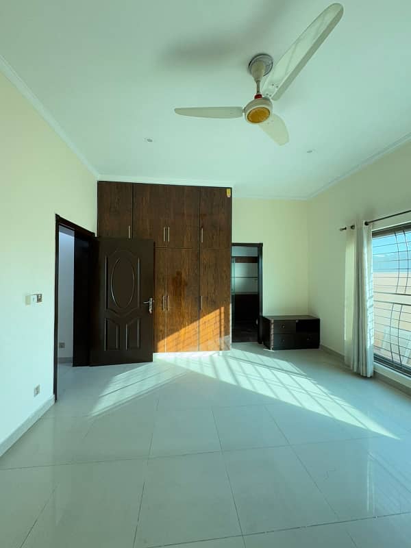 10 Marla Like Brand New Villa Available For Rent In Dha Phase 8 Ex Park View 13