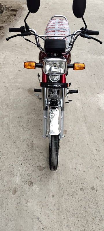 Honda CD70 2025 4