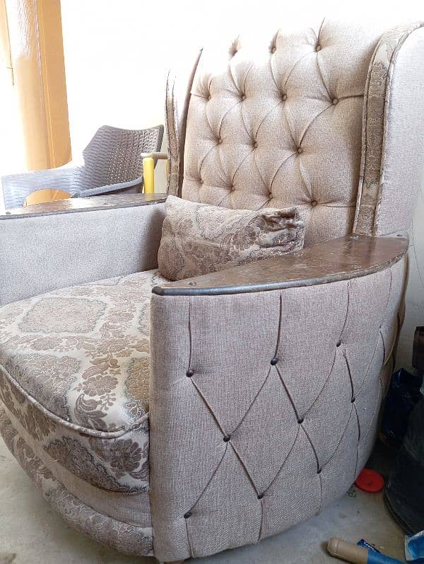 5 seater sofa wooden for sale 4