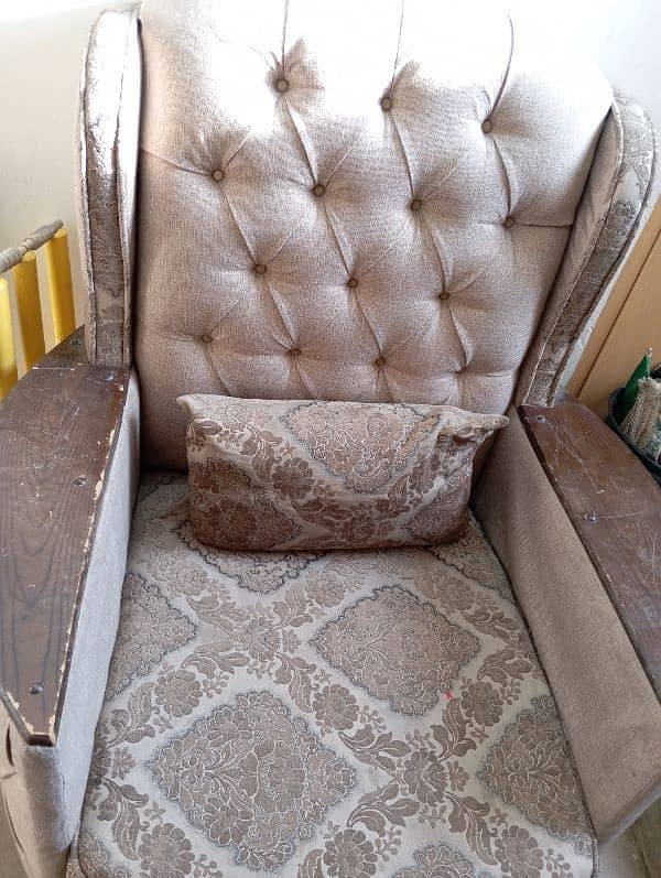 5 seater sofa wooden for sale 7