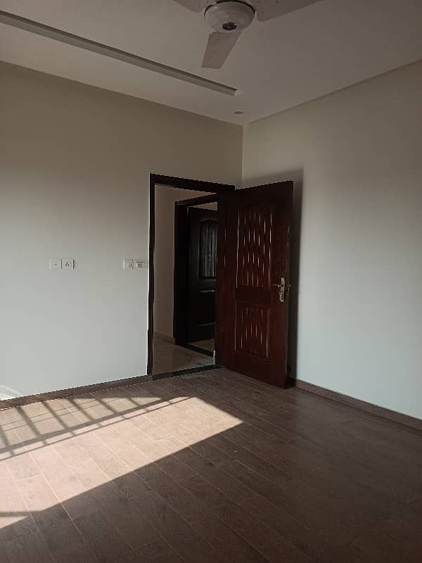 Brand new apartment for Sale in Askari 11 14