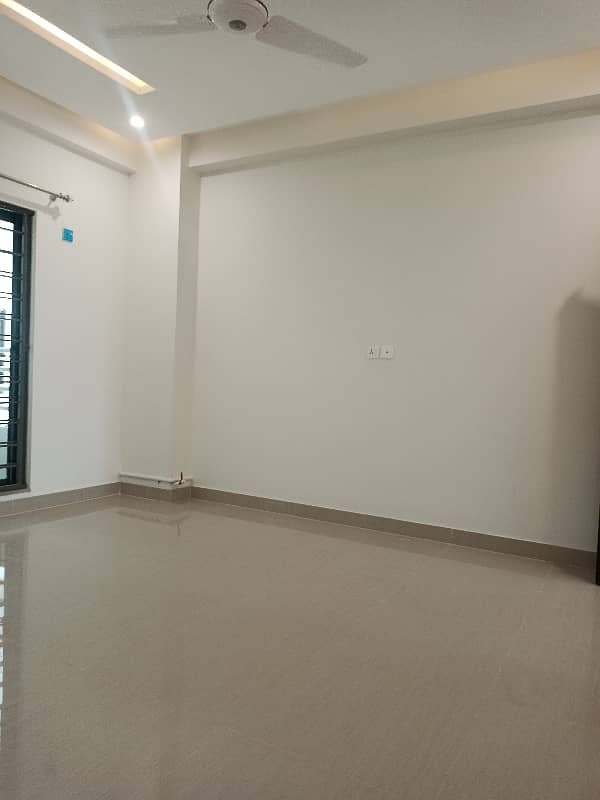 Brand new apartment for Sale in Askari 11 15