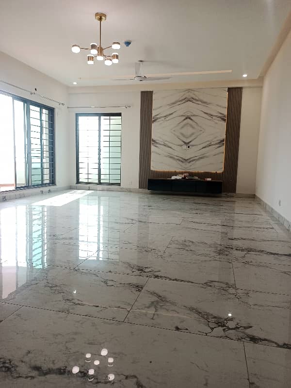 Brand new apartment for Sale in Askari 11 17