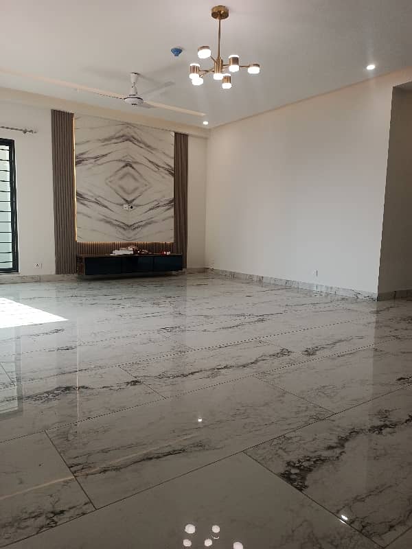 Brand new apartment for Sale in Askari 11 18