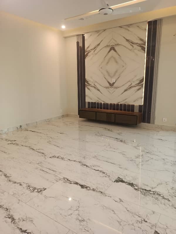 10 Marla Brand New Apartment for Sale in Askari 11 Lahore 4