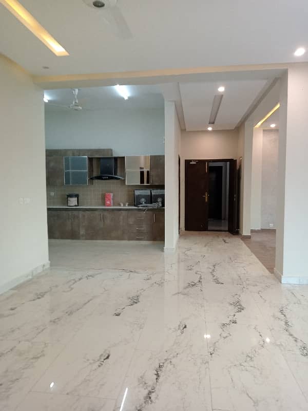 8 Floor Facing Lak Barnd New Apartment Available for Rent in Askari 11 Lahore 4