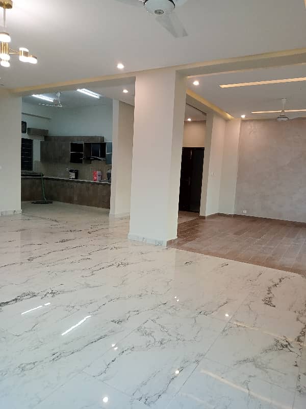 8 Floor Facing Lak Barnd New Apartment Available for Rent in Askari 11 Lahore 6