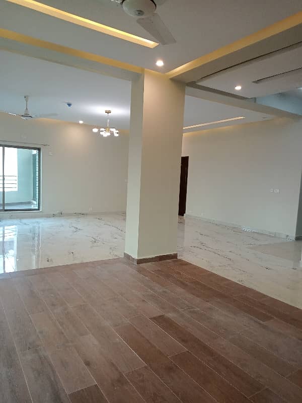 8 Floor Facing Lak Barnd New Apartment Available for Rent in Askari 11 Lahore 9