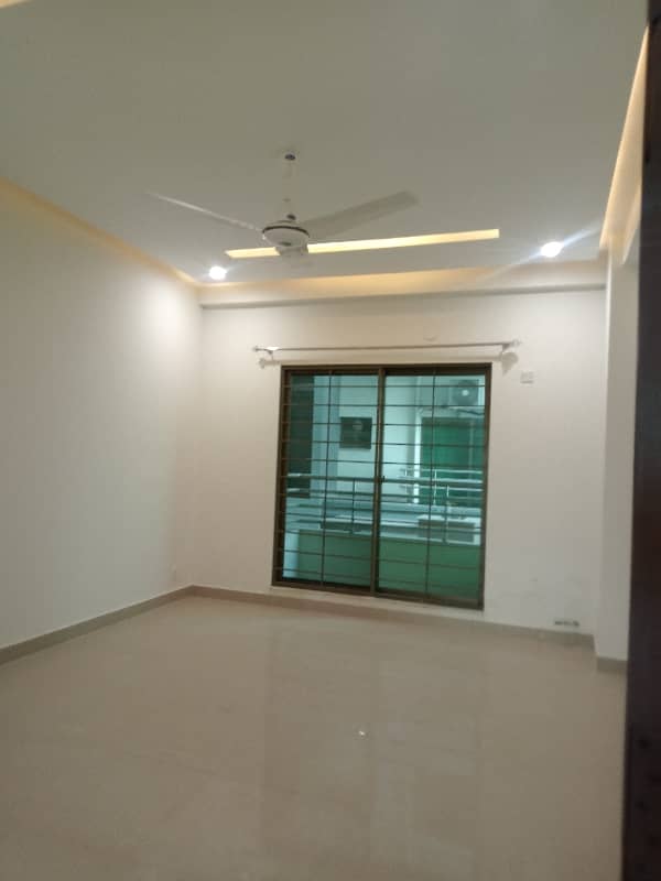 8 Floor Facing Lak Barnd New Apartment Available for Rent in Askari 11 Lahore 26