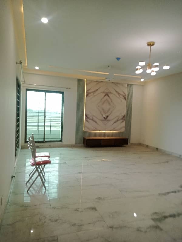 8 Floor Facing Lak Barnd New Apartment Available for Rent in Askari 11 Lahore 27