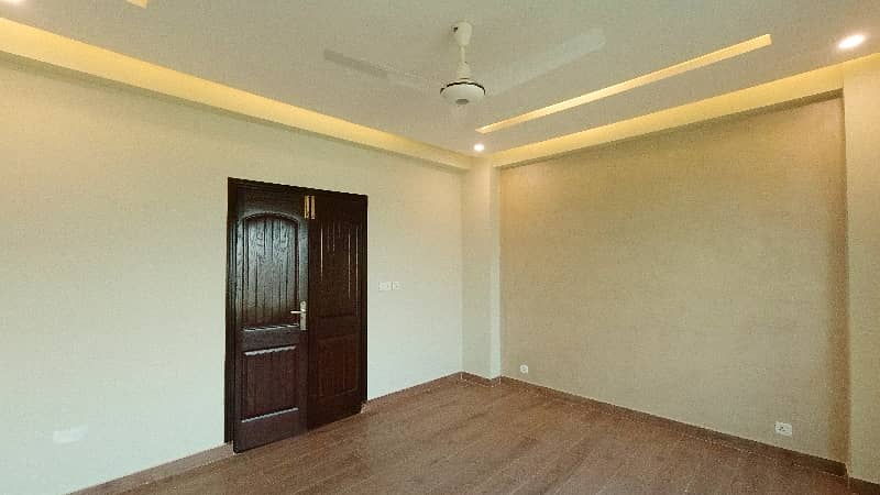 A Well Designed Prime Location Flat Is Up For sale In An Ideal Location In Lahore 8