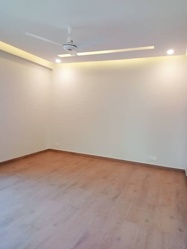 3 Bed Apartment Available For Sale In Askari 11 4