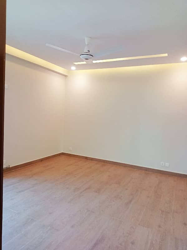 3 Bed Apartment Available For Sale In Askari 11 16