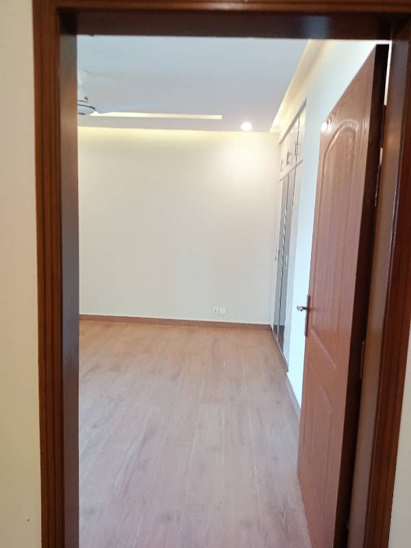 3 Bed Apartment Available For Sale In Askari 11 20