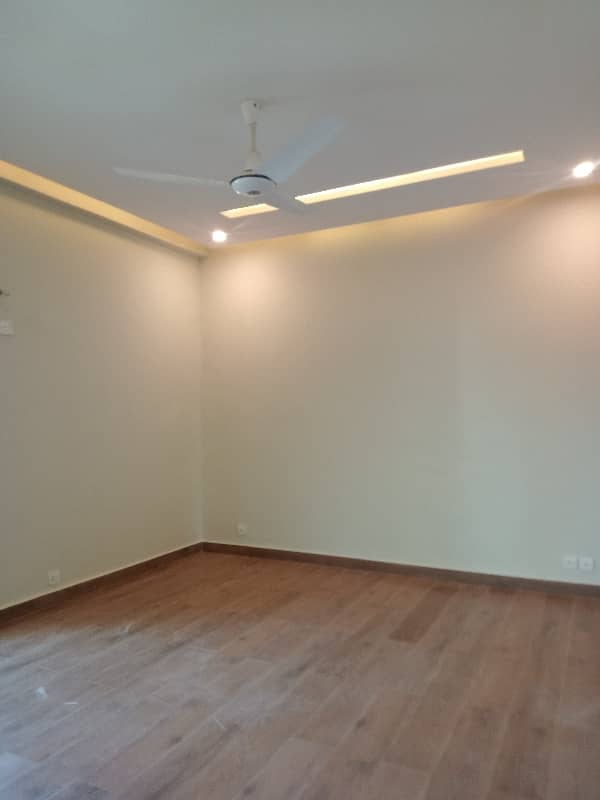 6 Floor Facing Lak Barnd New Apartment Available For Sale in Askari 11 Lahore 3