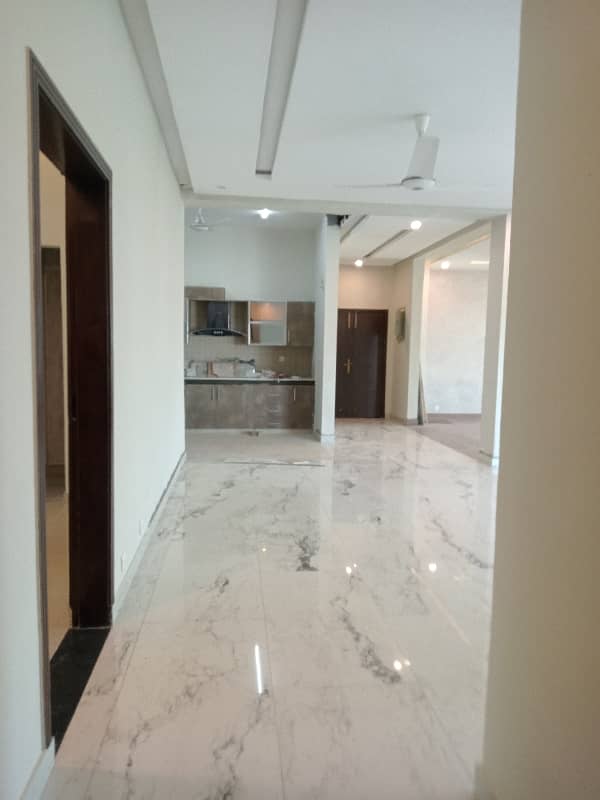 6 Floor Facing Lak Barnd New Apartment Available For Sale in Askari 11 Lahore 4