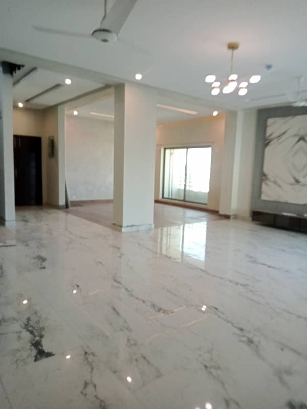 6 Floor Facing Lak Barnd New Apartment Available For Sale in Askari 11 Lahore 5