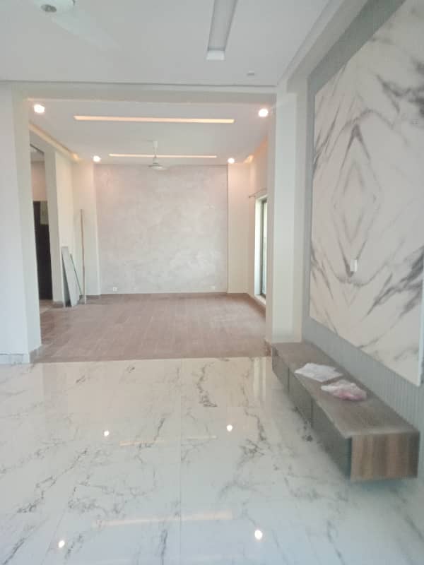 6 Floor Facing Lak Barnd New Apartment Available For Sale in Askari 11 Lahore 11