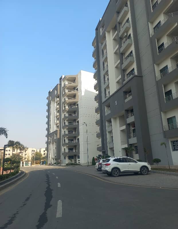 10 Marla Beautiful Apartment Available for Rent 0