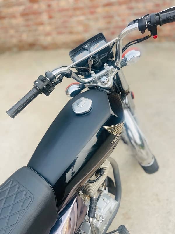 honda 125 self start 2020 model 13