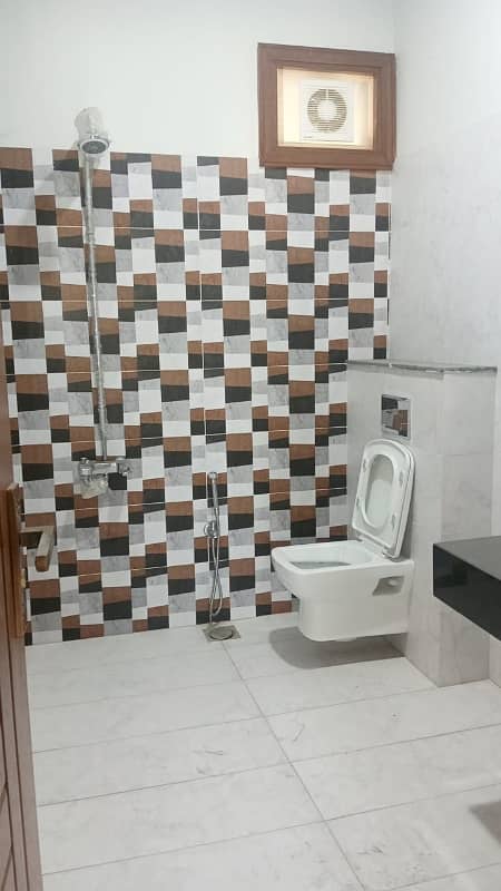 Luxurious Portion Available For Rent in Block 1 Gulistan e Johar Karachi 6