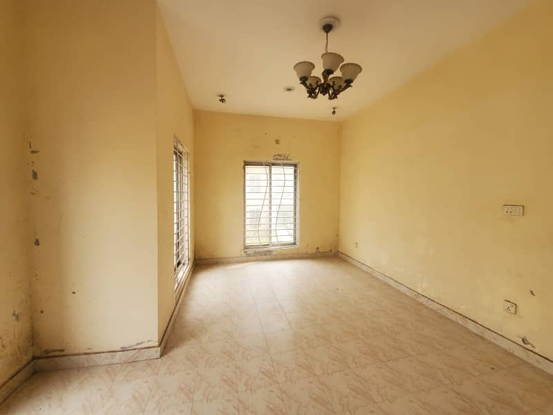 795sq-ft First floor Appartment available for rent in Awami villa 3 8