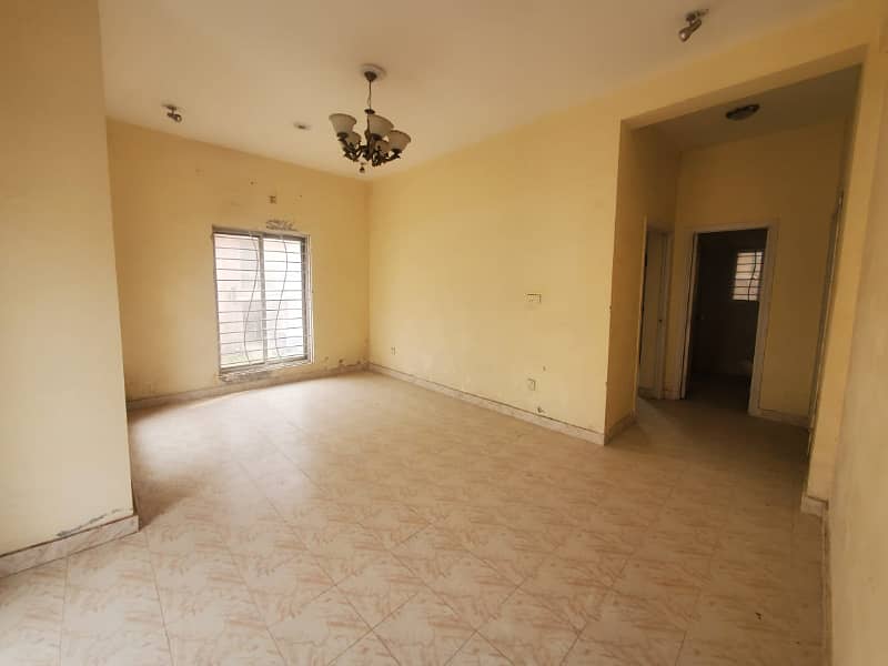 795sq-ft First floor Appartment available for rent in Awami villa 3 9