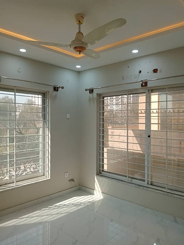 4marla 4beds brand new house for rent in G 13 4 islamabad 3