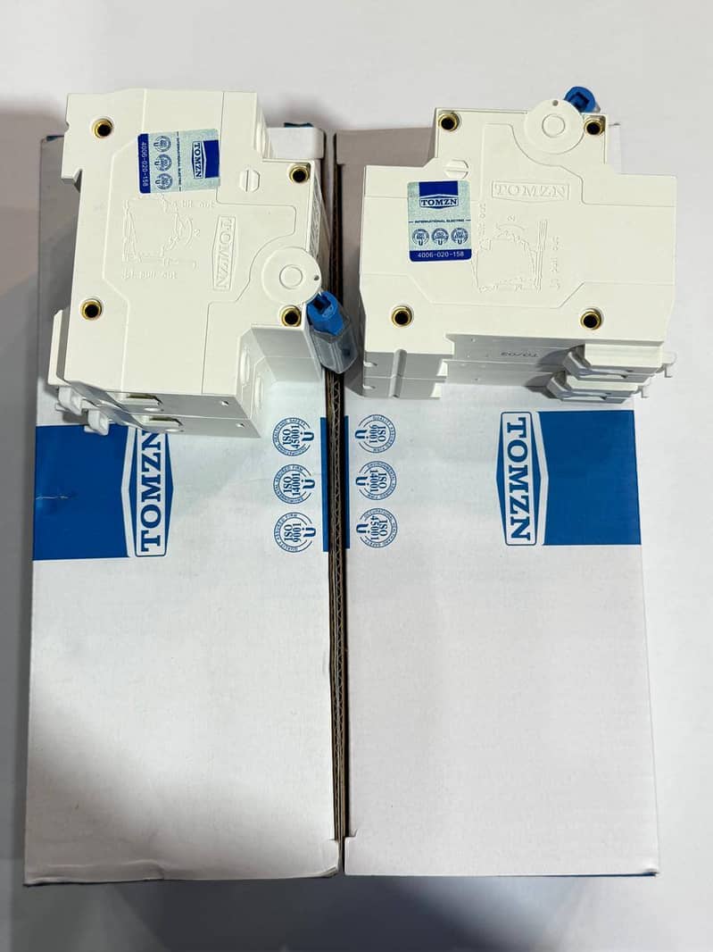 Tomzn 125A DC Breaker For Sale 1