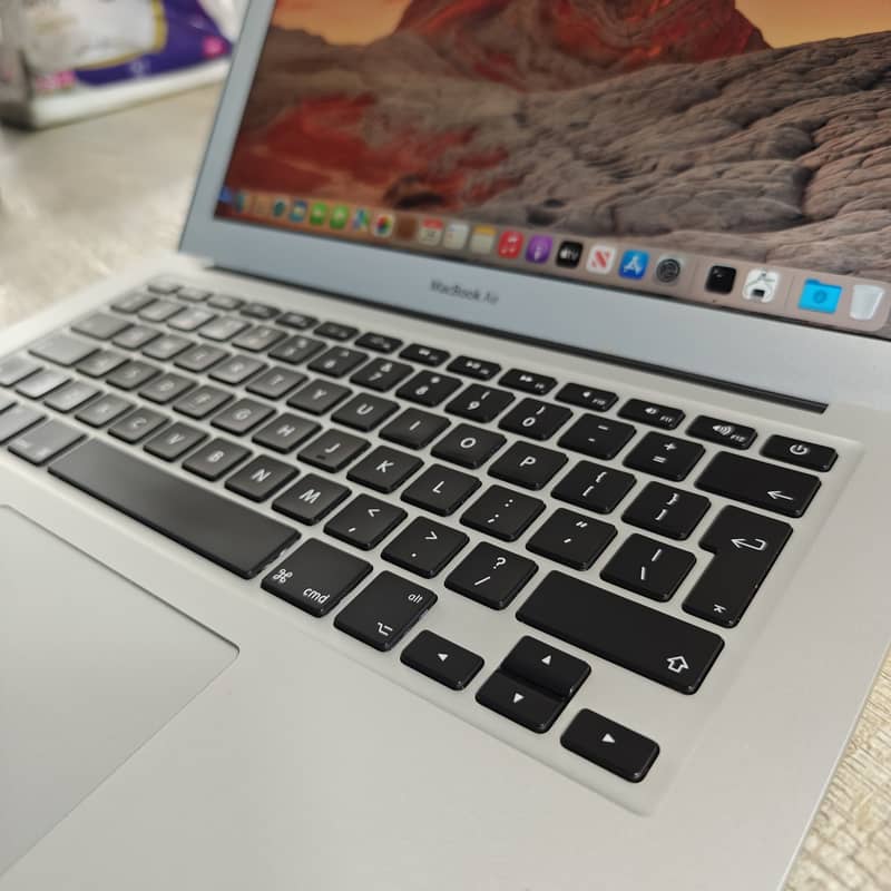 MacBook Air 2015  Core i5  8/256 4