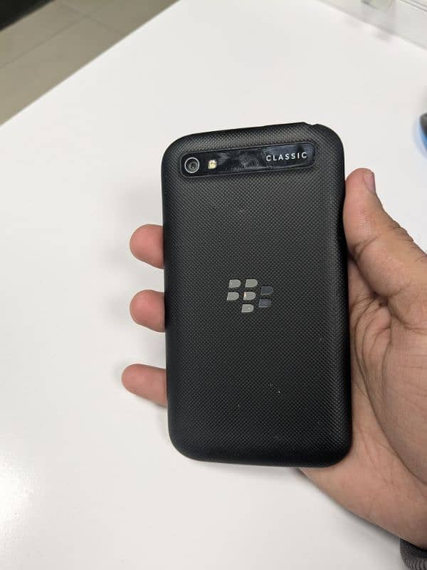 Blackberry Classic 9