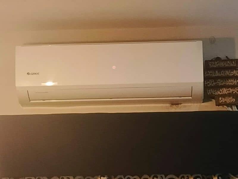 Gree 1.5 ton DC inverter heat and cool 0