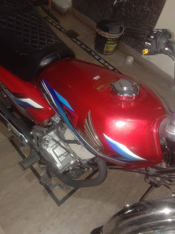 please read description Honda 125cc Red color 2