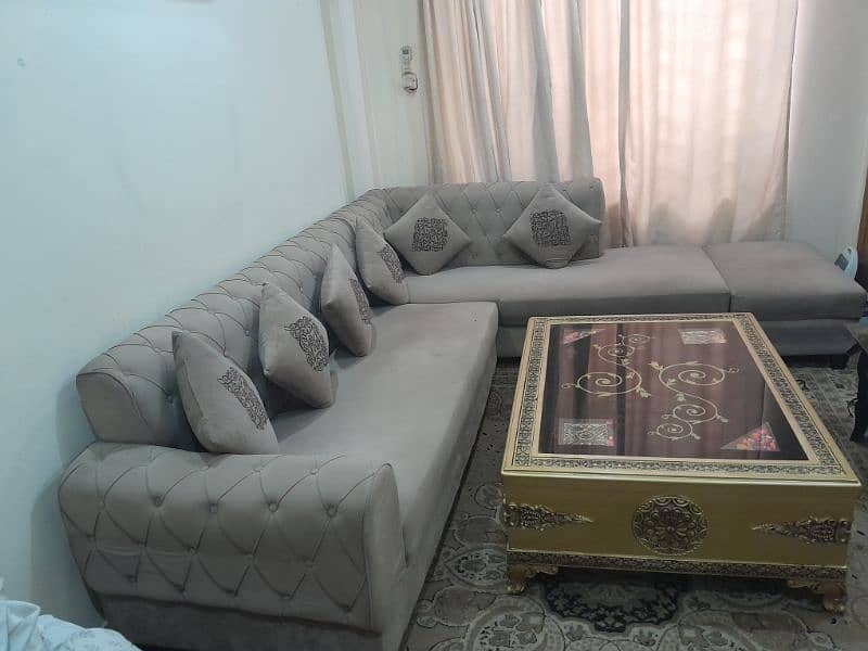 L Shaped 7-seater sofa set along with Fancy Central Table for sale 8