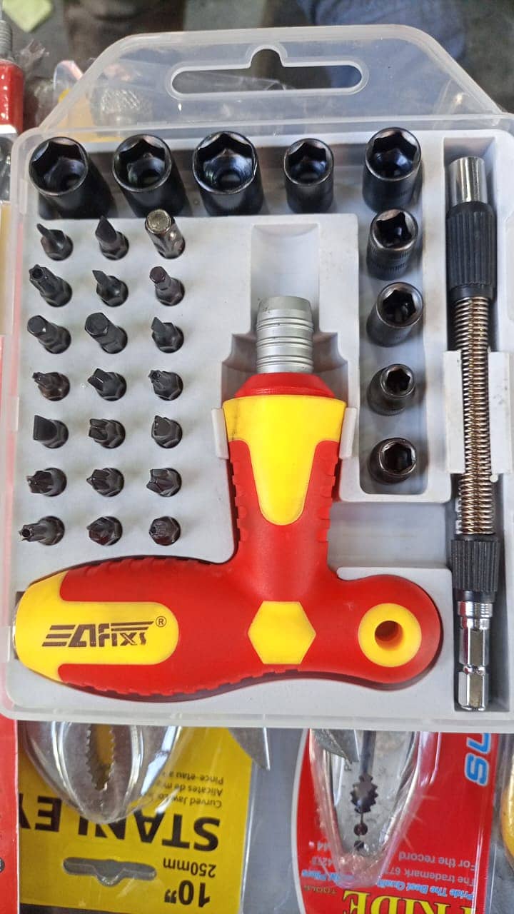 Screw driver set with goti 2