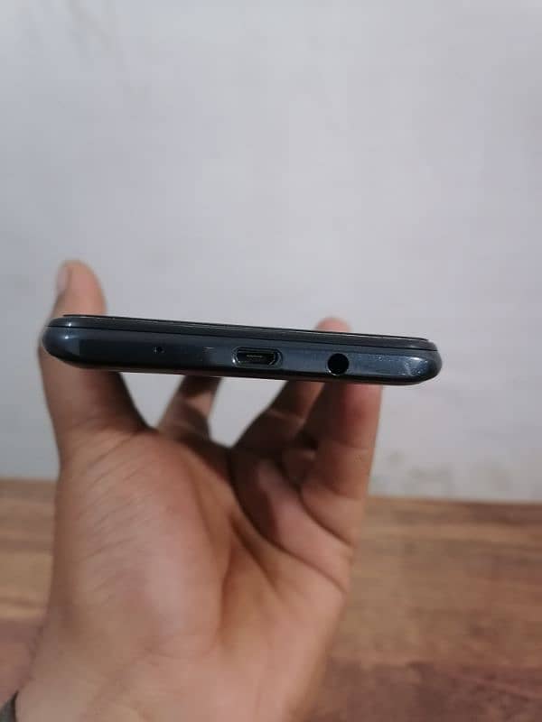 infinix hot 10 play 4 64 gb for sell all ok lush condition 4