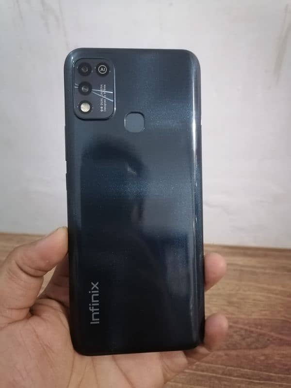 infinix hot 10 play 4 64 gb for sell all ok lush condition 5