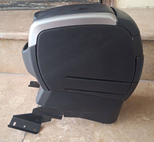 Wheel Cups, Rear View Cam, Horn & Arm Rest for sale 9