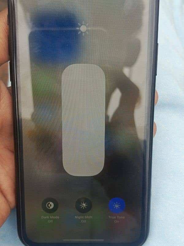 i phone xr all okay good condition 4