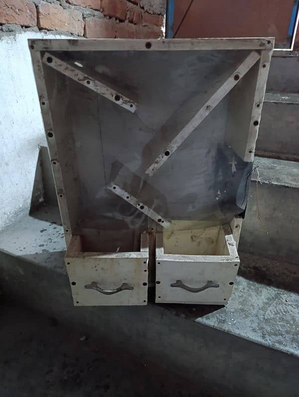 Used Cages And Dana saf karna wali machine 3