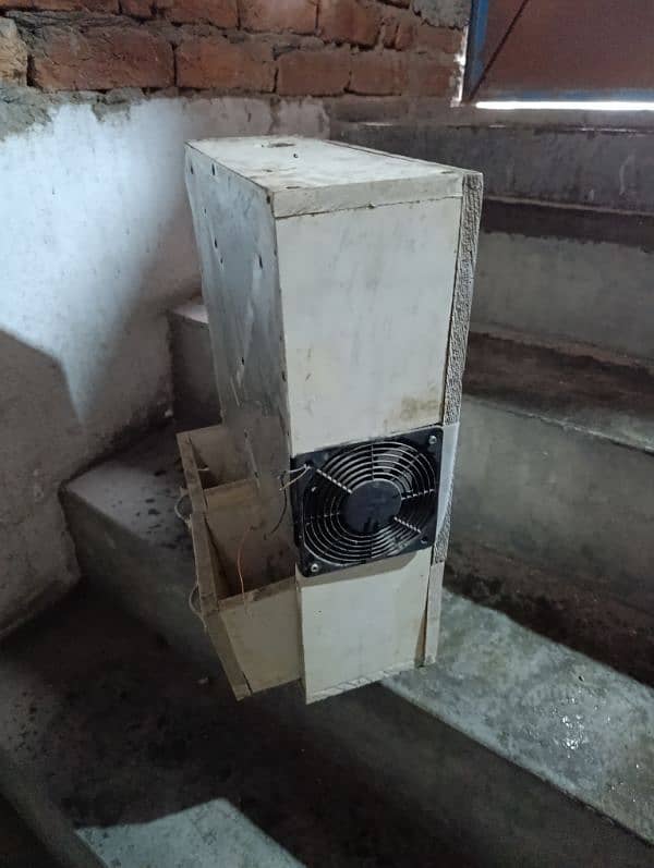 Used Cages And Dana saf karna wali machine 4