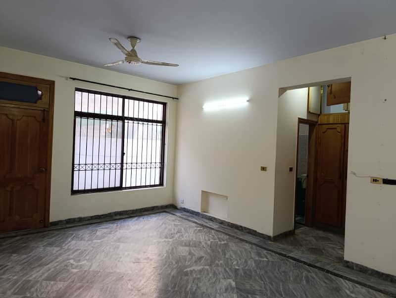 "12.5 Marla Double Story House for Sale in I-8 Islamabad - Reasonable Price!" 11