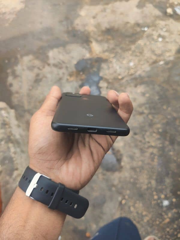 google pixel 4a 5g 10/10 condition 8