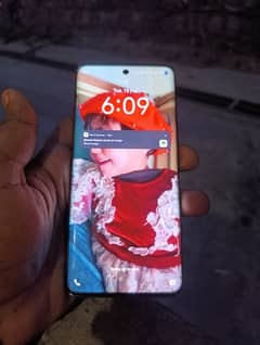 Vivo V40 E  urgent sale lush condition (whatsapp contact lrskty hain )